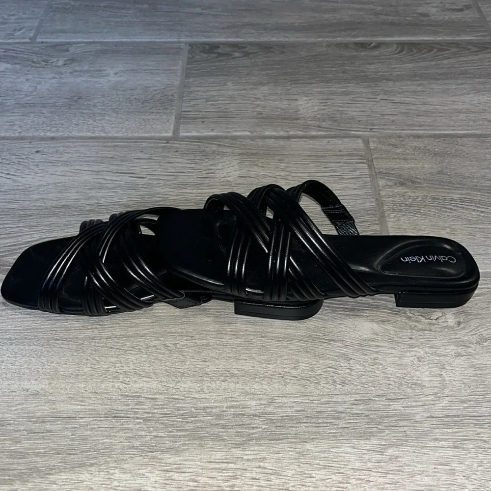 Calvin Klein Women’s black Trivy slide sandal size 7.5 NEW